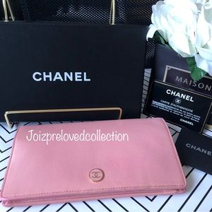 Vintage CHANEL in Calfskin leather Button line CC logo long wallet